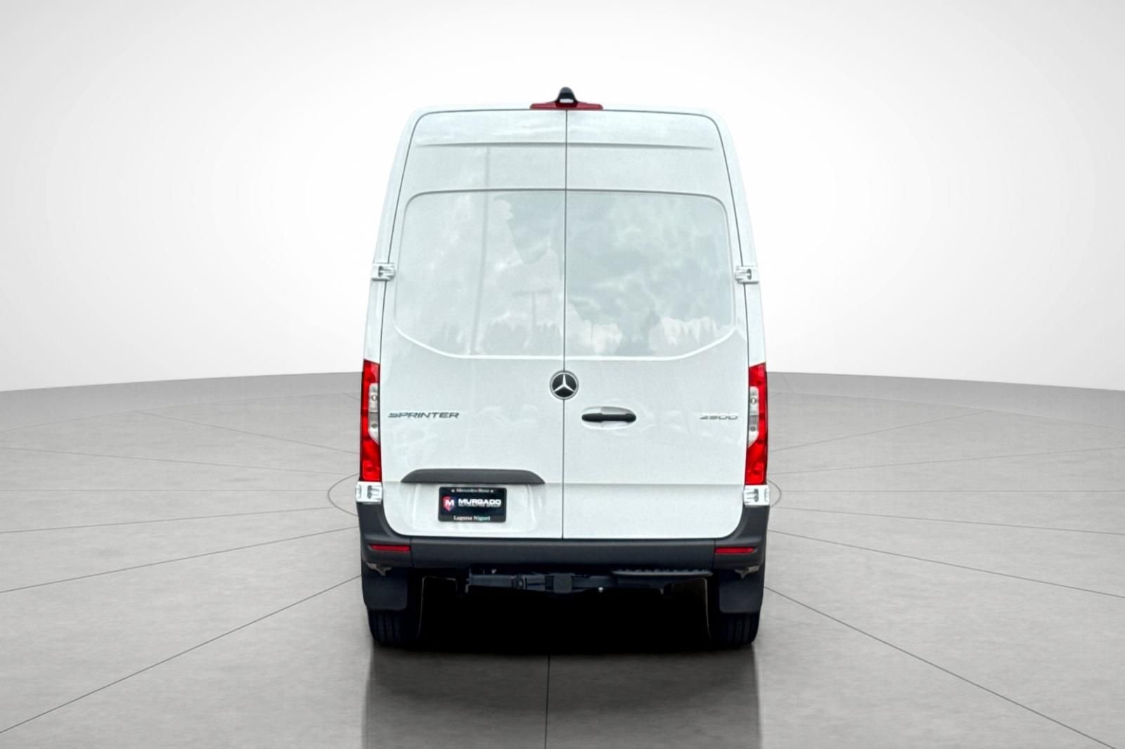 New 2026 Arctic+White Mercedes-Benz Cargo 144 WB image 6
