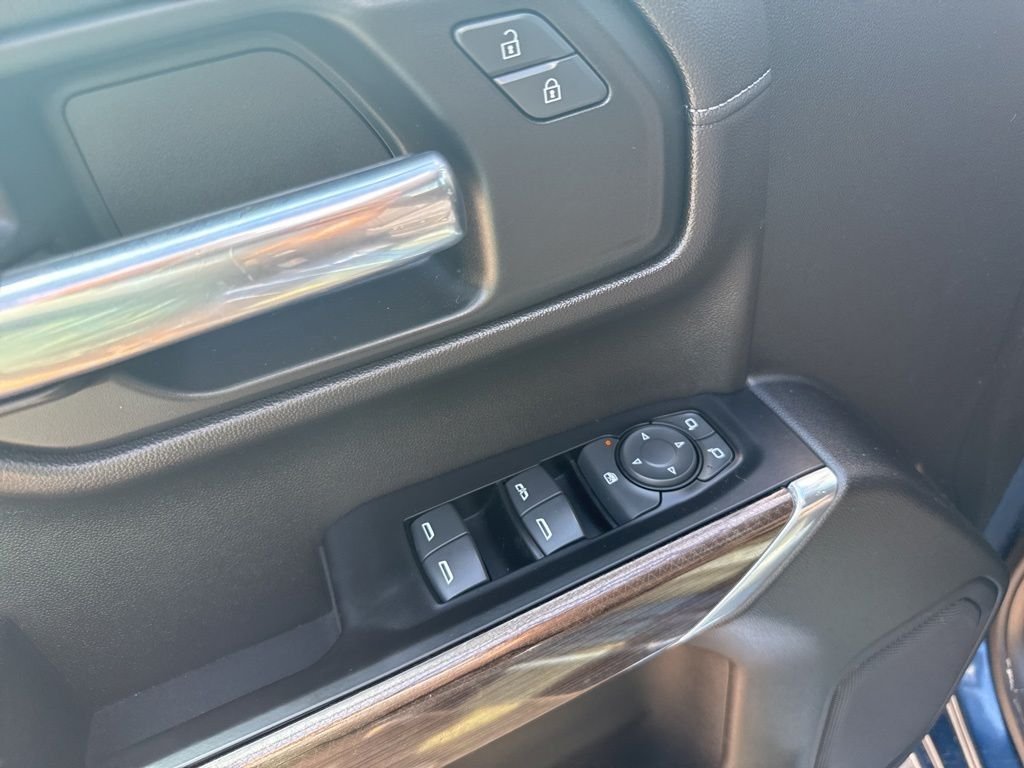 Used 2019 Blue Chevrolet RST image 13