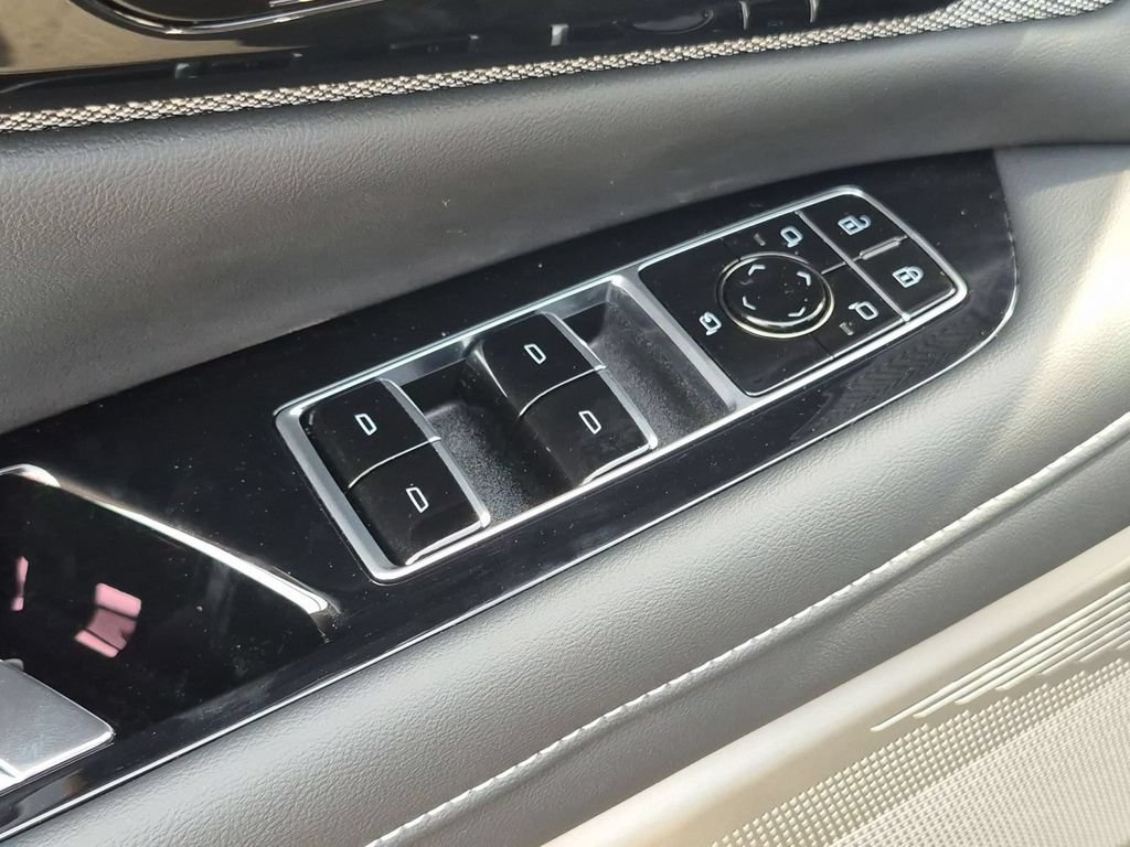 2027 Cadillac OPTIQ Luxury - Photo 22
