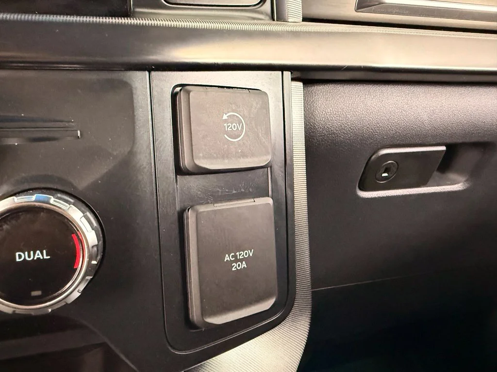 Used 2025 White Ford Platinum image 26