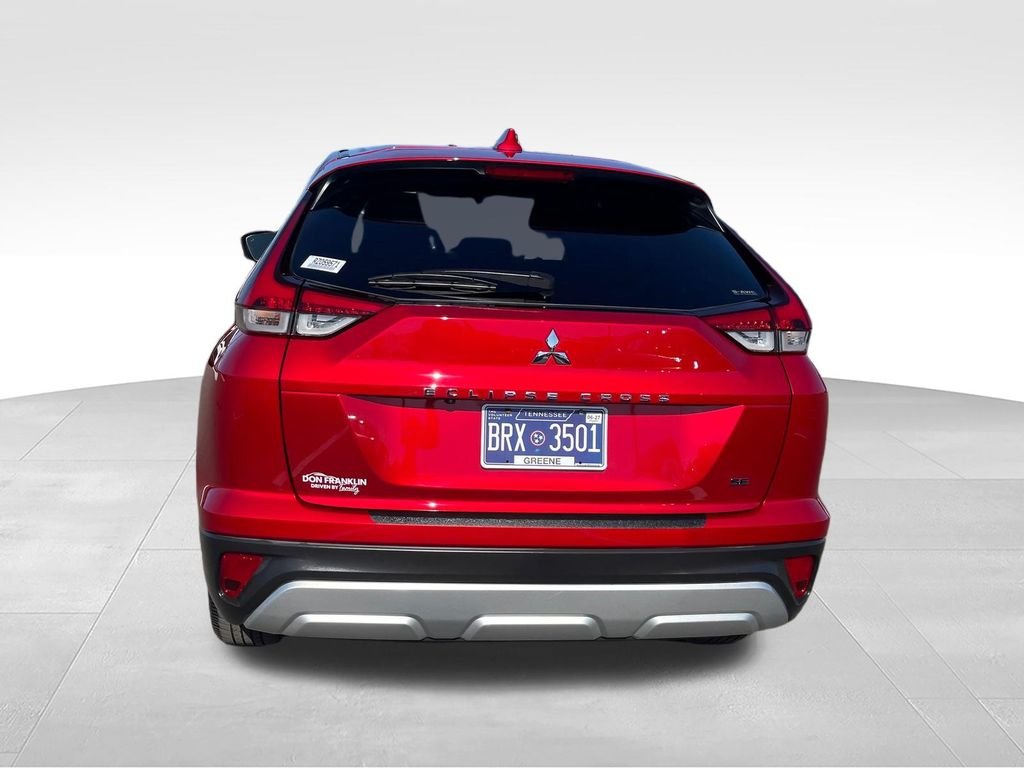 Used 2024 Silver Mitsubishi SE image 4