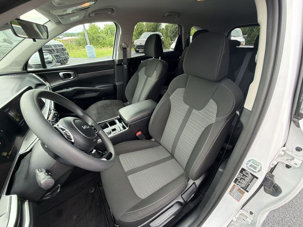 Used 2024 White Kia LX image 17