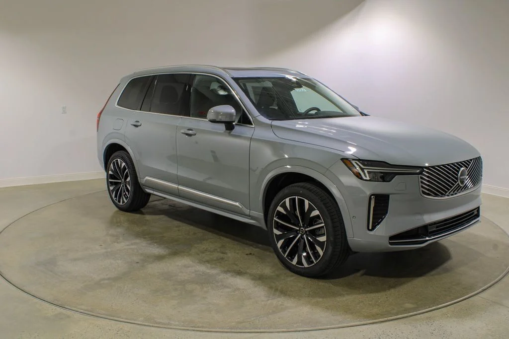 New 2026 Gray Metallic Volvo T8 Plus image 7