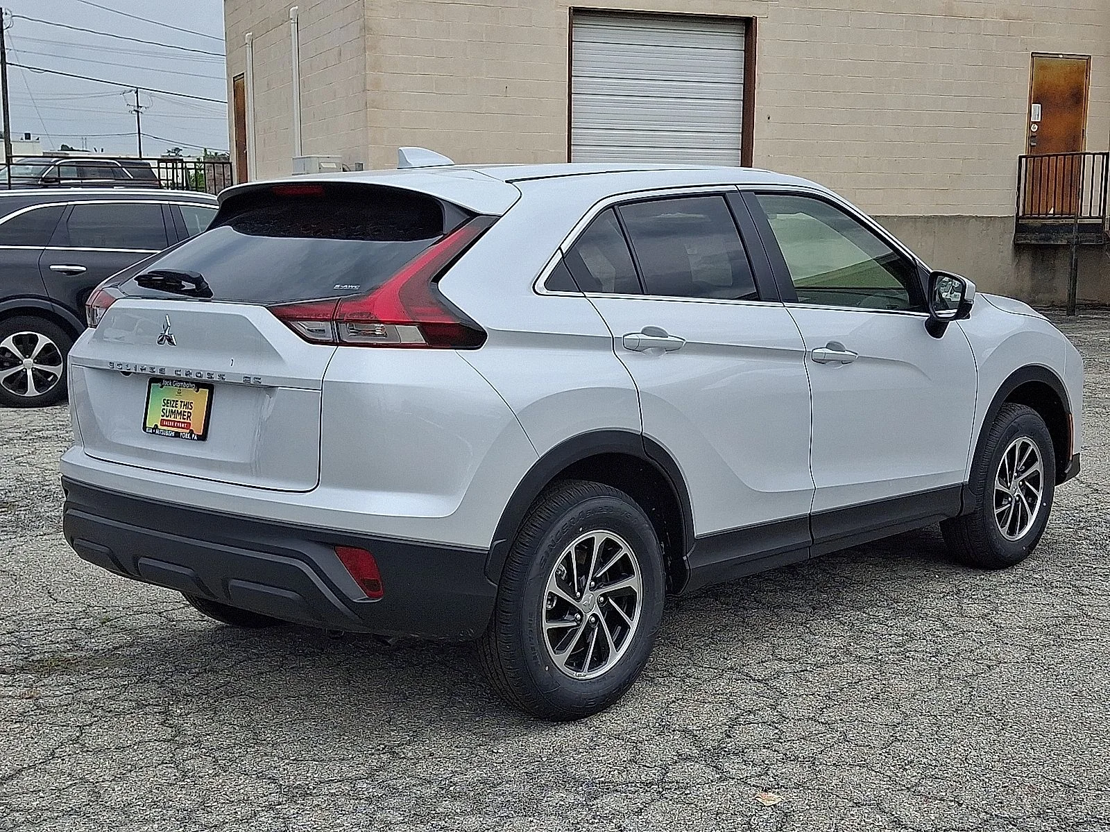 New 2026 White Mitsubishi ES image 8