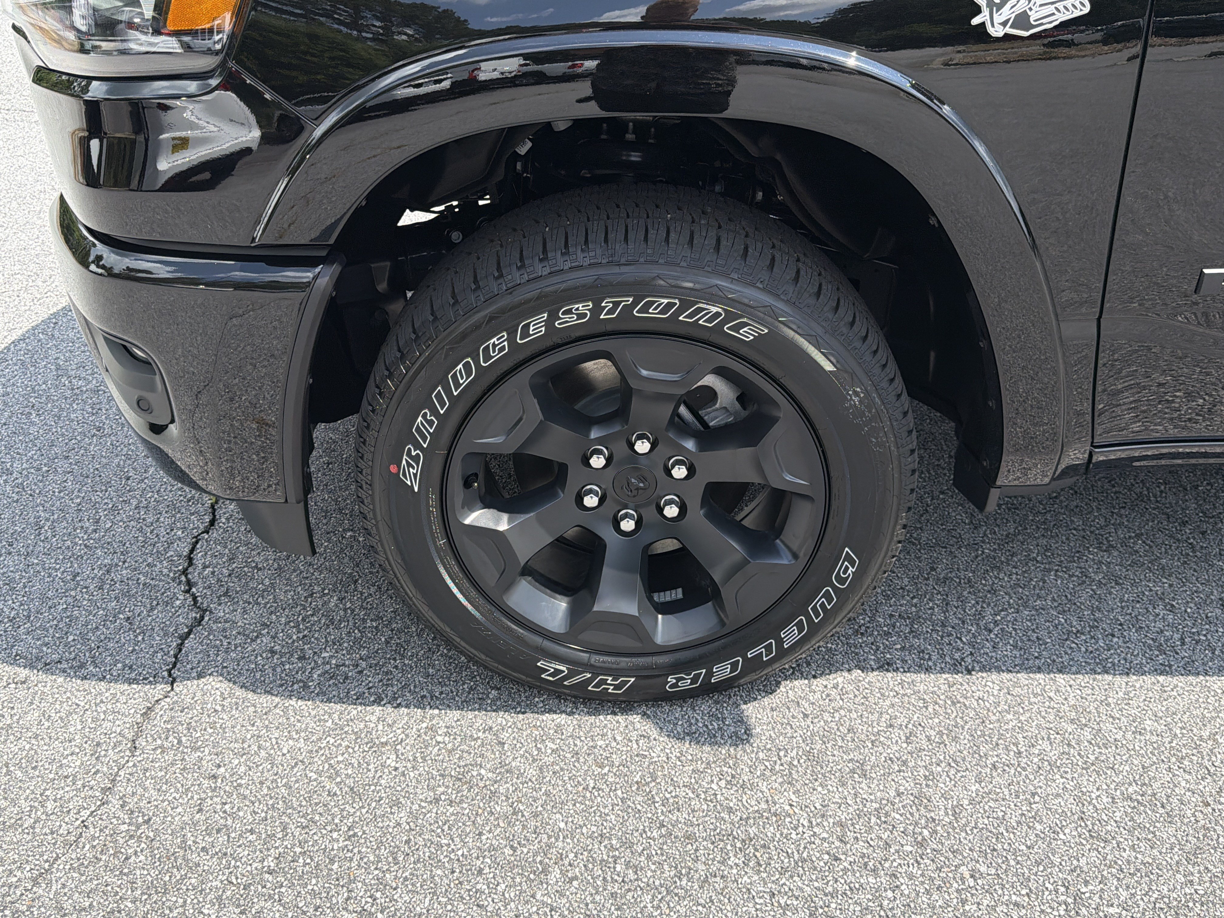 New 2026 Diamond Black Crystal Pearl-Coat Exterior Paint RAM Big Horn/Lone Star image 13