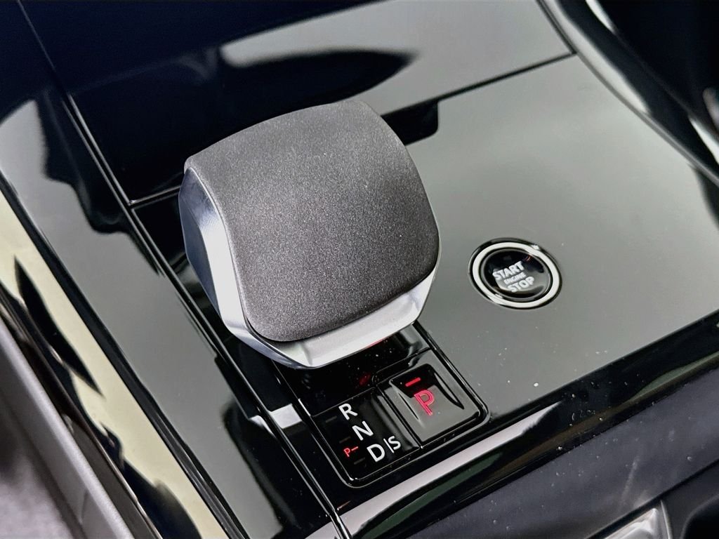 New 2026 Borasco Grey Land Rover Dynamic SE image 18