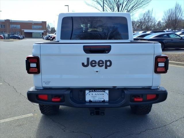 New 2026 Bright White Clear-Coat Exterior Paint Jeep Rubicon image 10