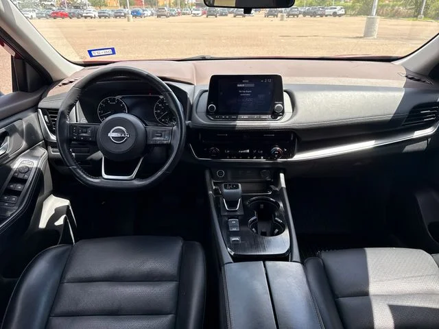 Used 2022 Red Nissan SV image 13