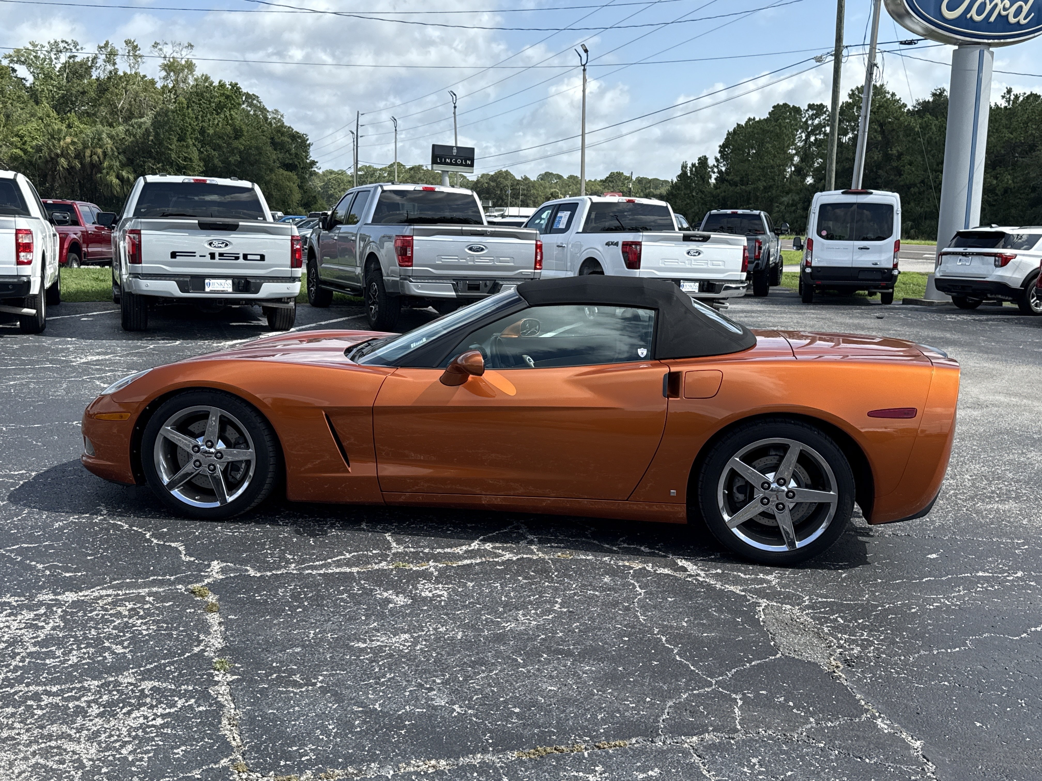 Used 2007 Atomic Orange Metallic Chevrolet Base image 13