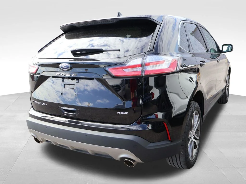 Used 2024 Black Metallic Ford Titanium image 12
