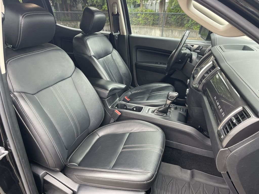 Used 2020 Black Ford Lariat image 27