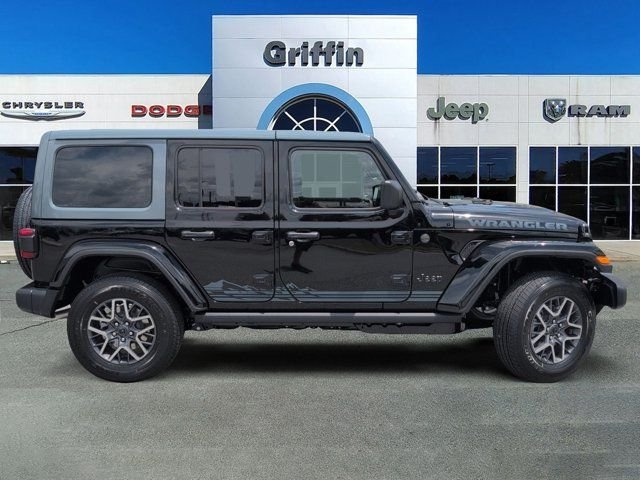 New 2026 Black Clear-Coat Exterior Paint Jeep Sahara image 3