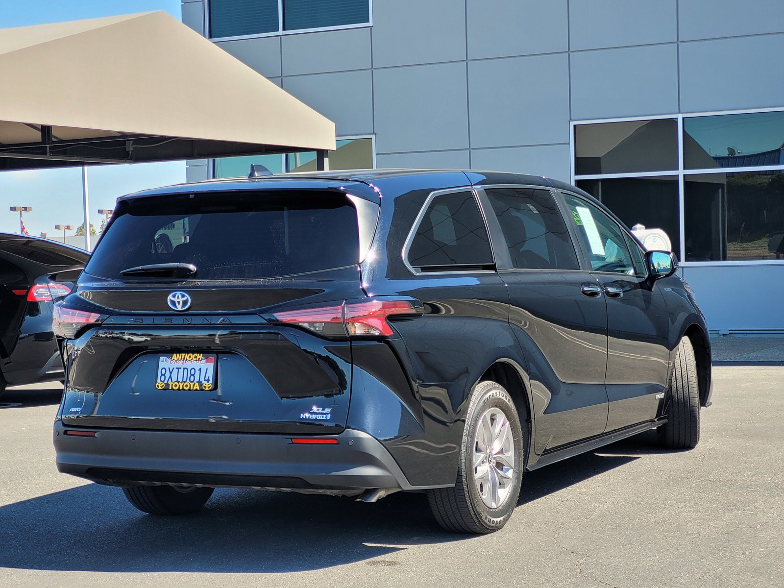 Used 2021  Toyota XLE image 4