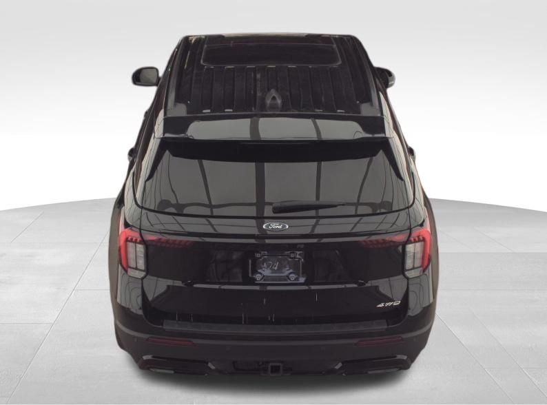 Used 2025 Agate Black Metallic Ford ST-Line image 13