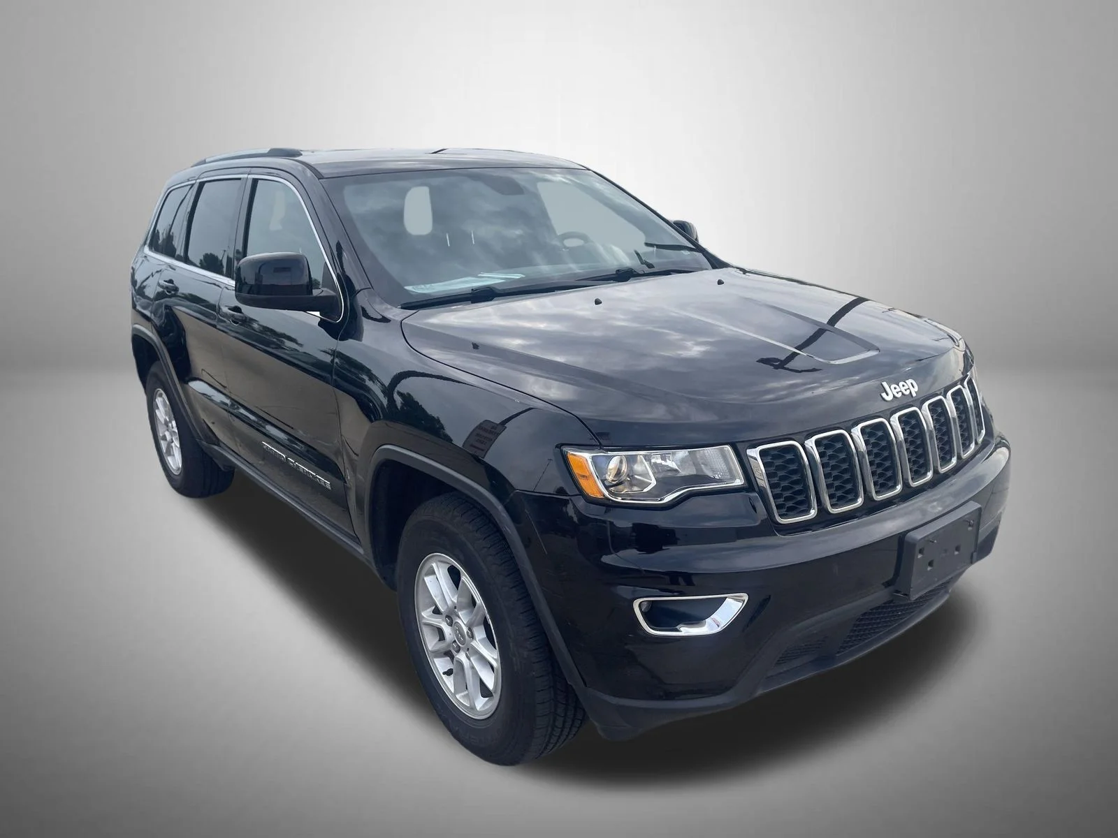 Used 2019 Black Jeep Laredo E image 5