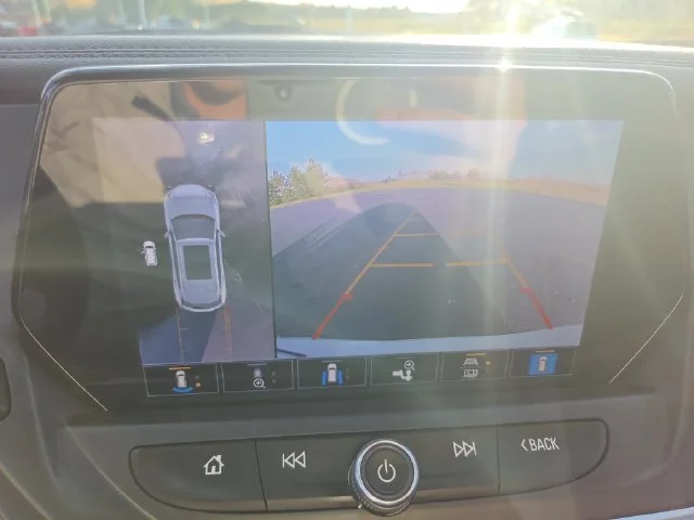 Used 2020 SUMMIT WHITE Chevrolet LT image 24