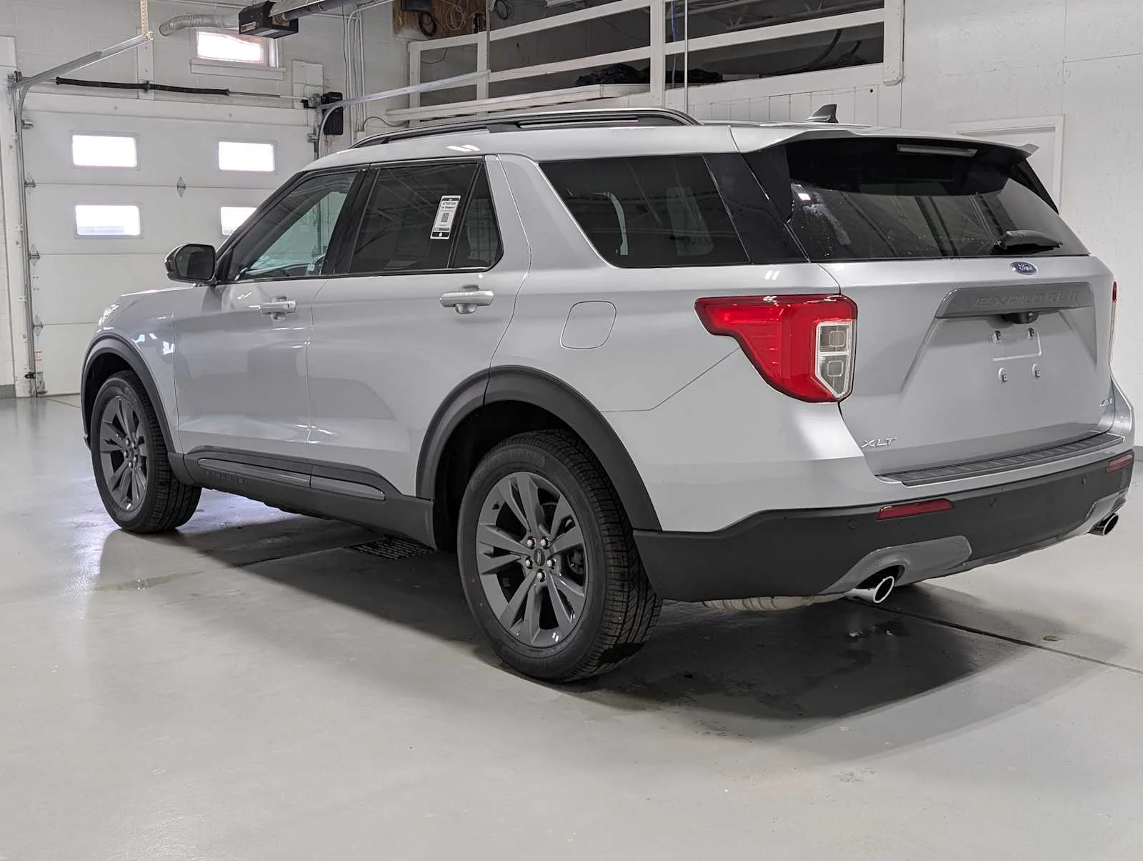 Used 2023 Iconic Silver Metallic Ford XLT image 10