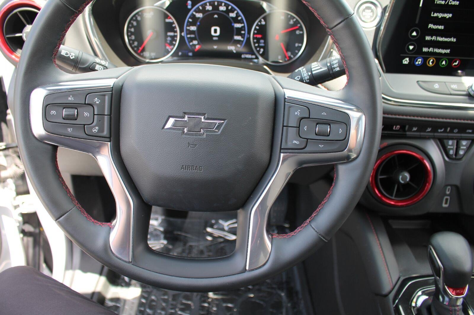 Used 2025 Iridescent Pearl Tricoat Chevrolet RS image 16