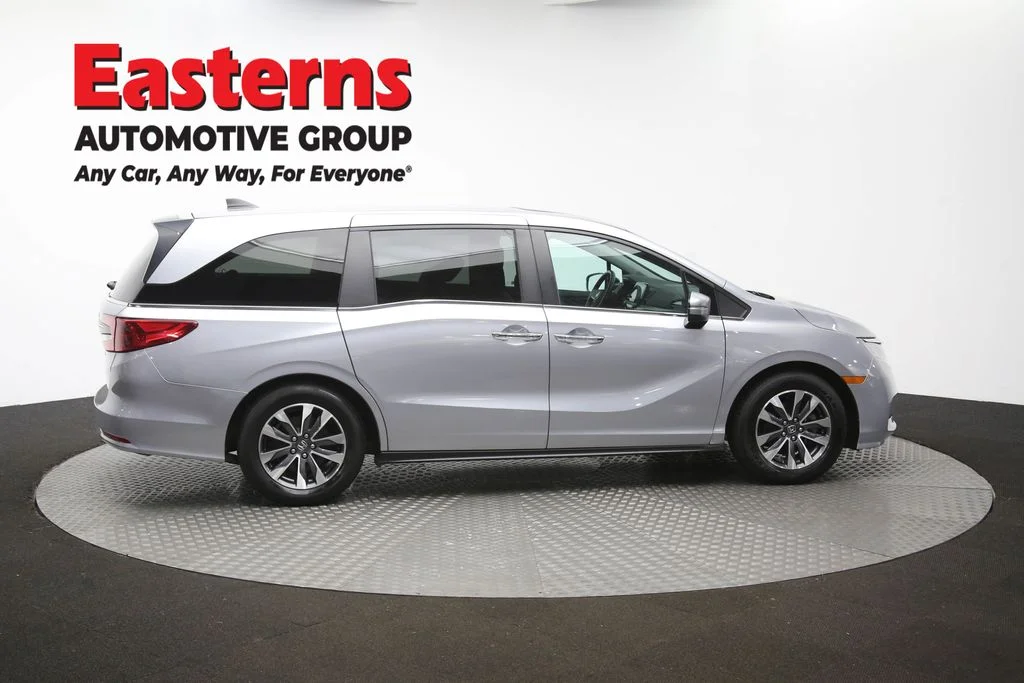 Used 2023 Silver Honda EX-L image 42