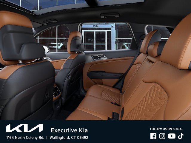 New 2027 Glacial White Pearl / Black Ro Kia X-Line image 18