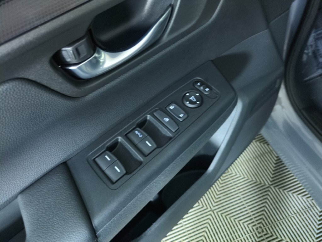 2026 Honda CR-V LX - Photo 17