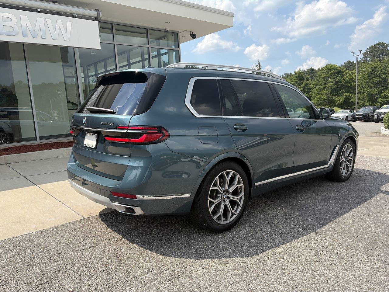Used 2024 Blue Ridge Mountain Metallic BMW xDrive40i image 8