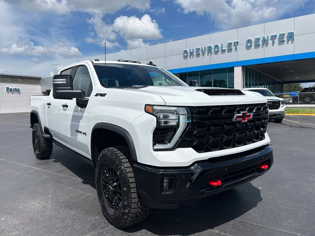 2026 Chevrolet Silverado 2500 HD ZR2 - Photo 2