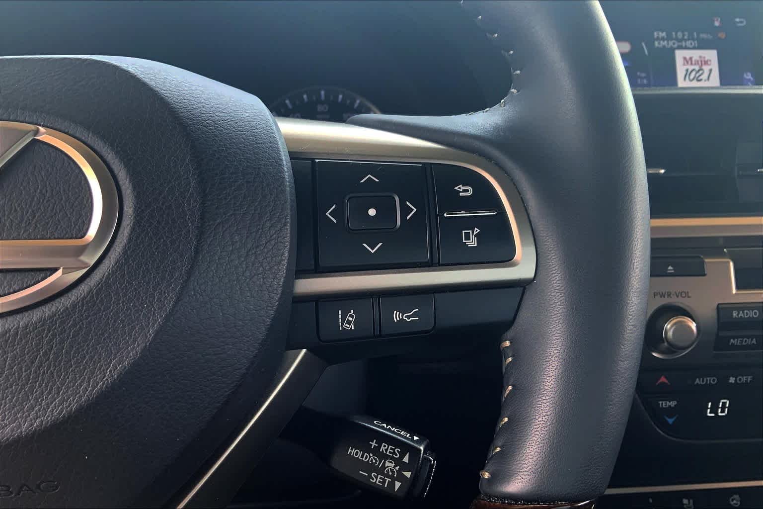 Used 2018 Obsidian Lexus  image 24