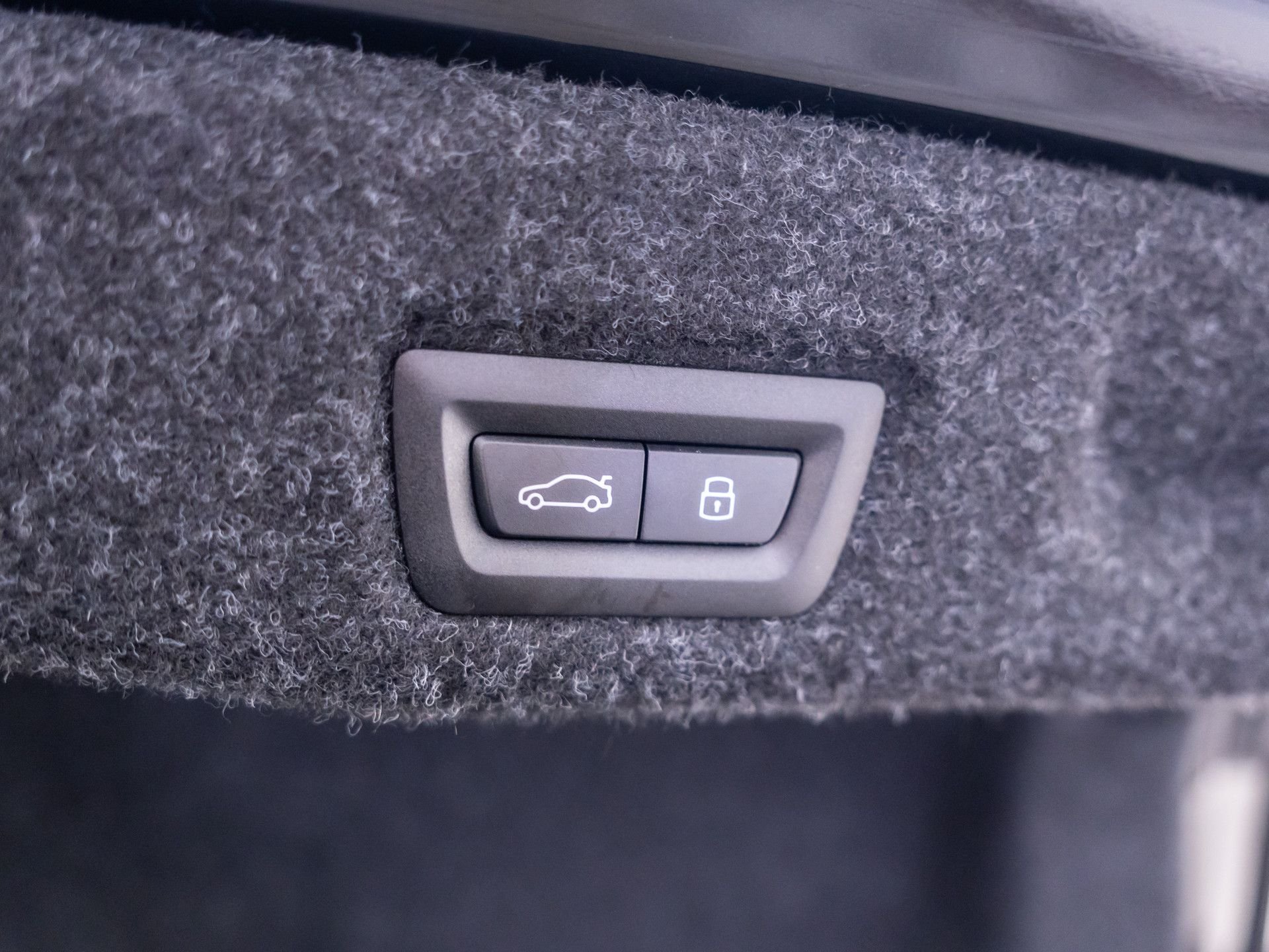 New 2027 Black Sapphire Metallic BMW 540i xDrive image 33
