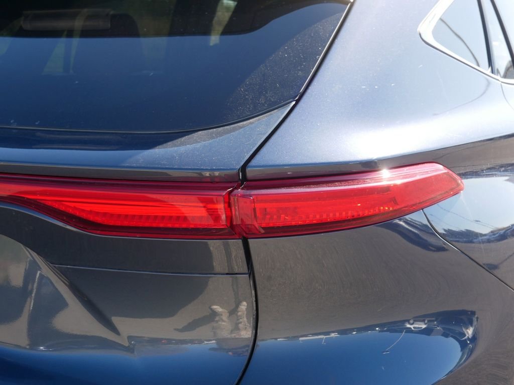 2024 Toyota Venza LE - Photo 11