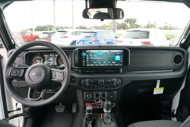 Used 2025 WHITE Jeep Mojave image 21