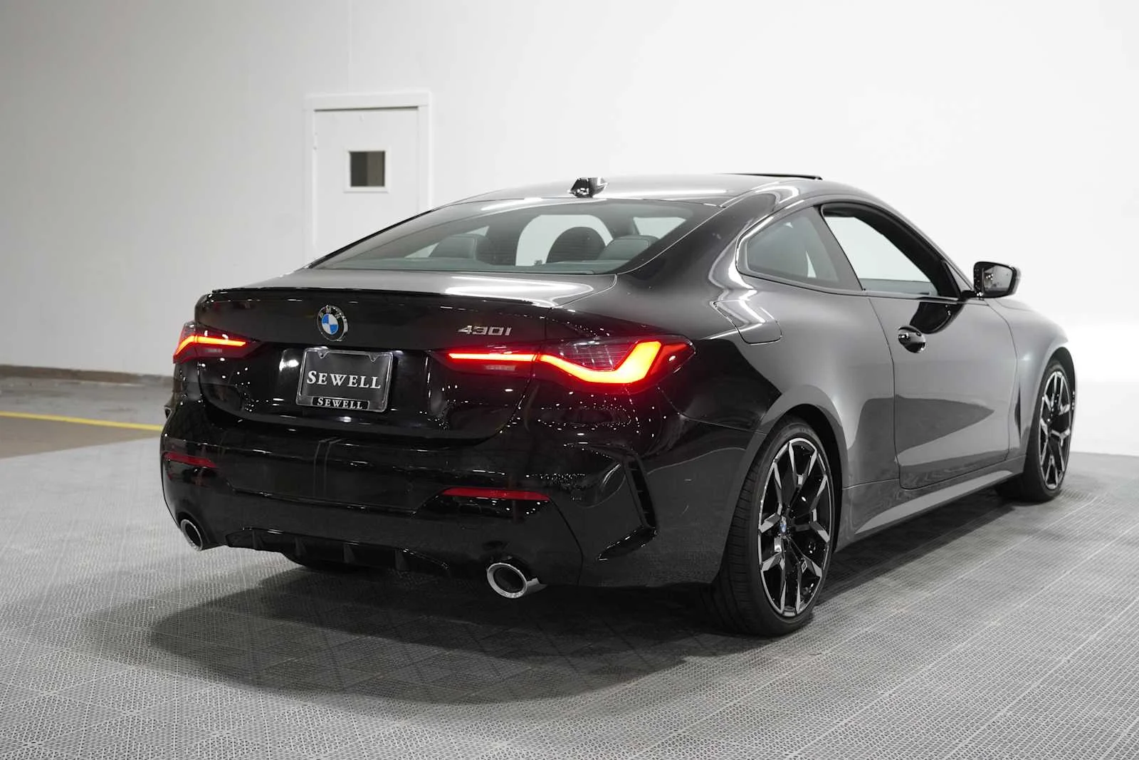 Used 2026 Black Sapphire Metallic BMW 430i image 4