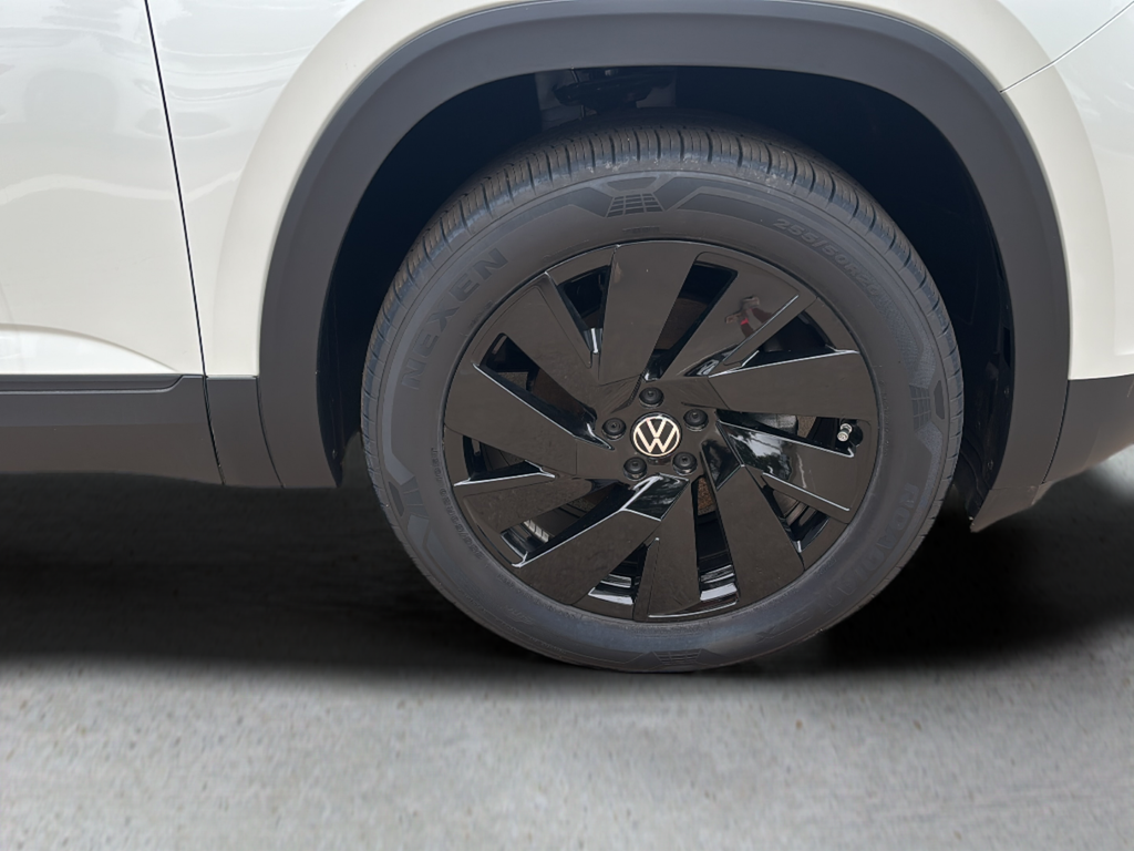 New 2026 White/off-white Volkswagen 2.0T SE w/Technology image 9