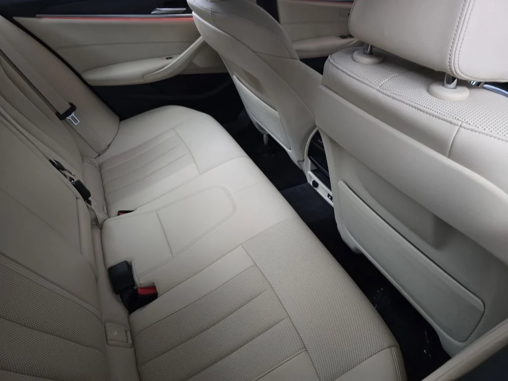 Used 2022 Mineral White Metallic BMW 530i xDrive image 11