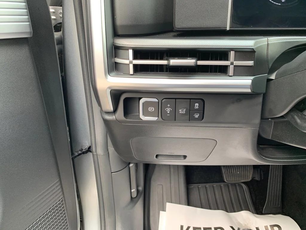 Used 2024 Silver Hyundai XRT image 31