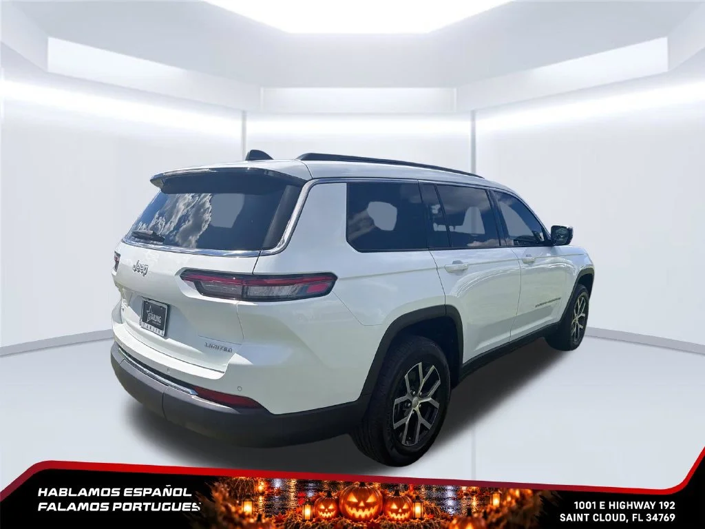 Used 2025 White Jeep Limited 4x4 image 5