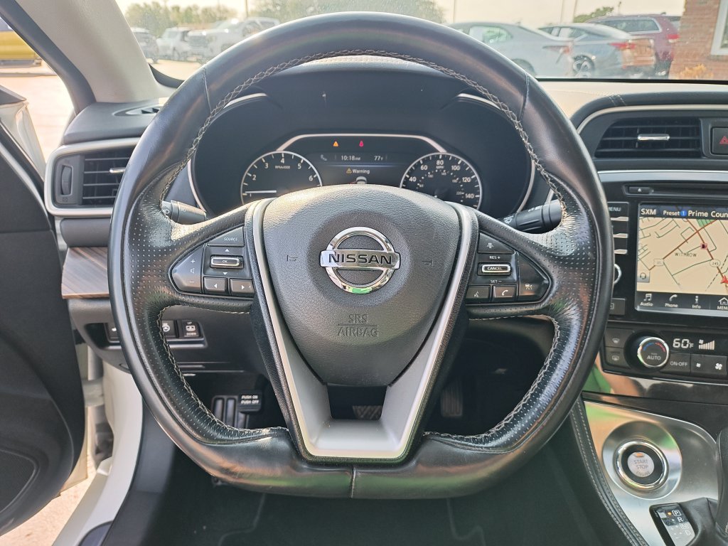 Used 2018 White Nissan Platinum image 17