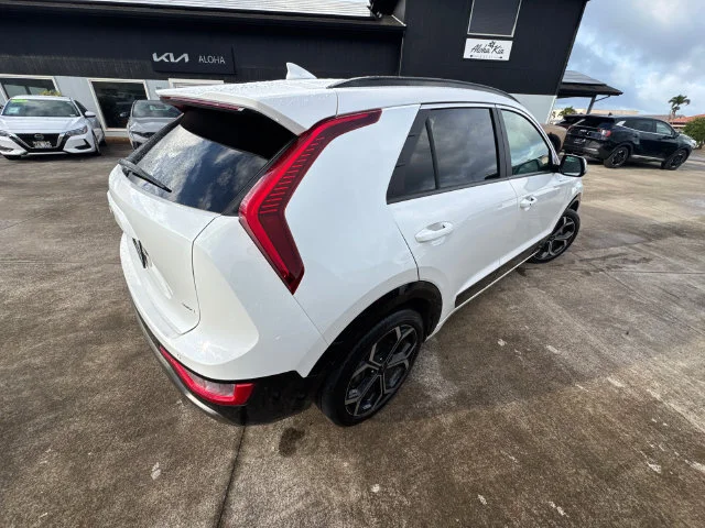 Certified Used 2025 White Kia EX Touring image 5