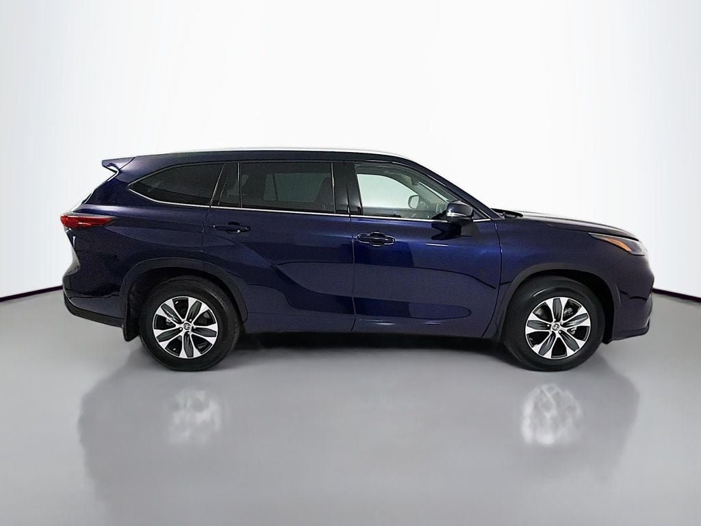 Used 2022 Blueprint Toyota XLE AWD image 8