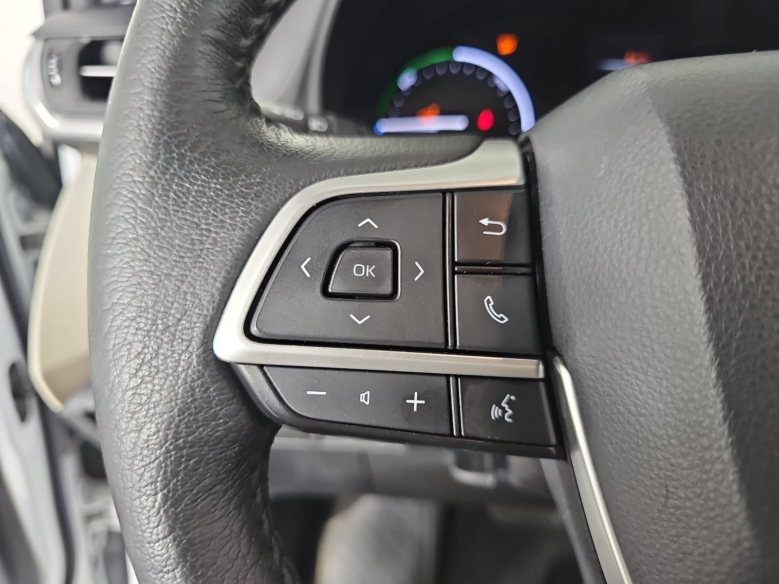 Used 2022 Beige Toyota XLE image 16