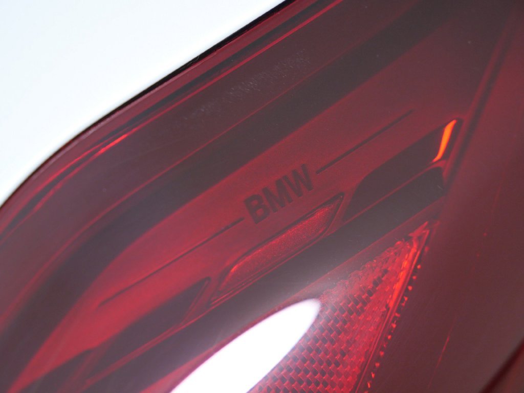 New 2027 Mineral White Metallic BMW xDrive40i image 18