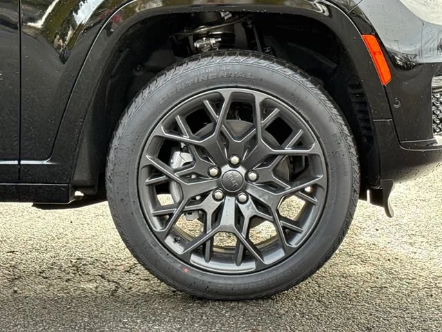 New 2025 Diamond Black Crystal Pearl-Coat Exterior Paint Jeep Summit image 15