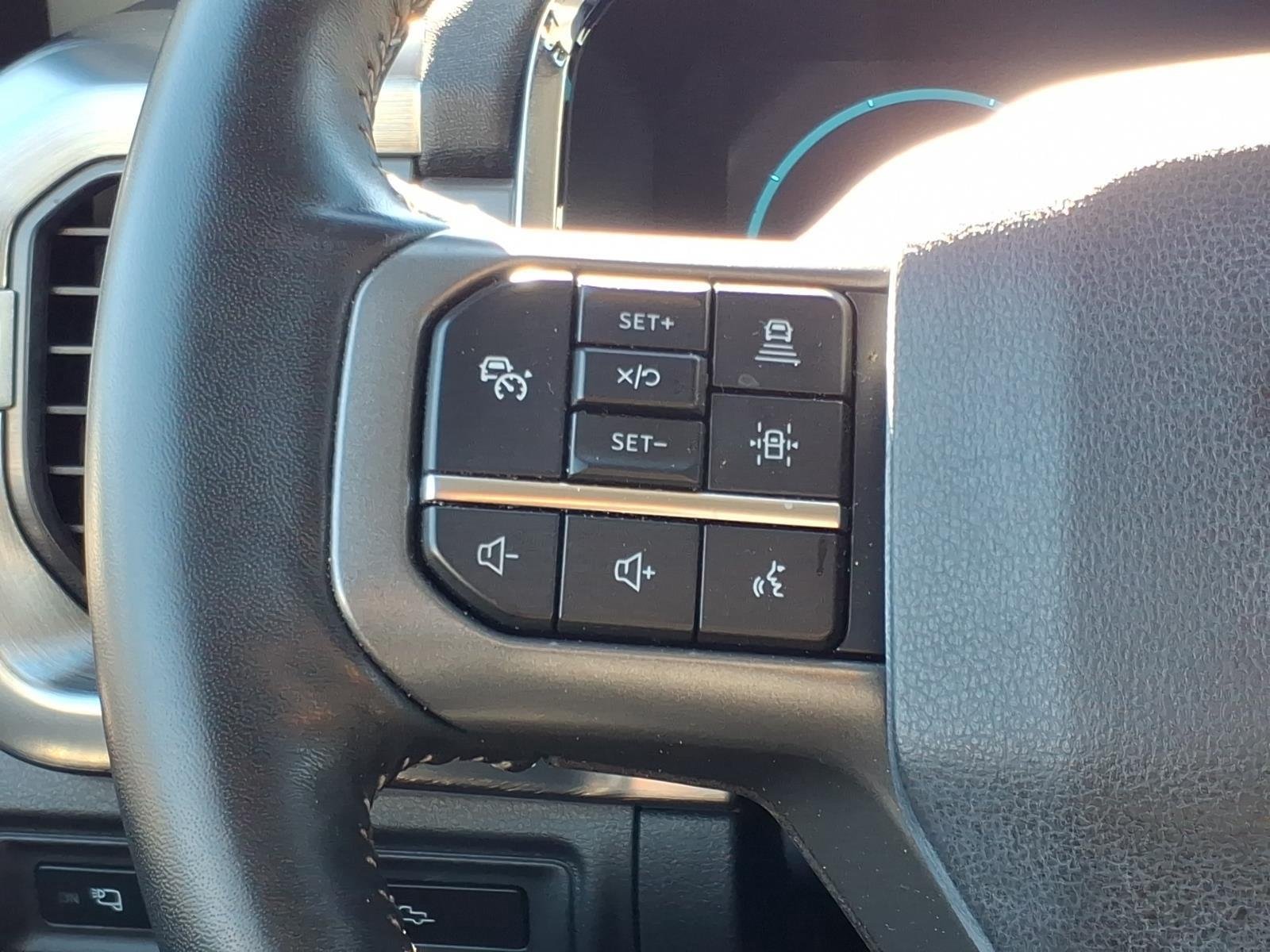Used 2021 Star White Metallic Tri-Coat Ford LARIAT image 26