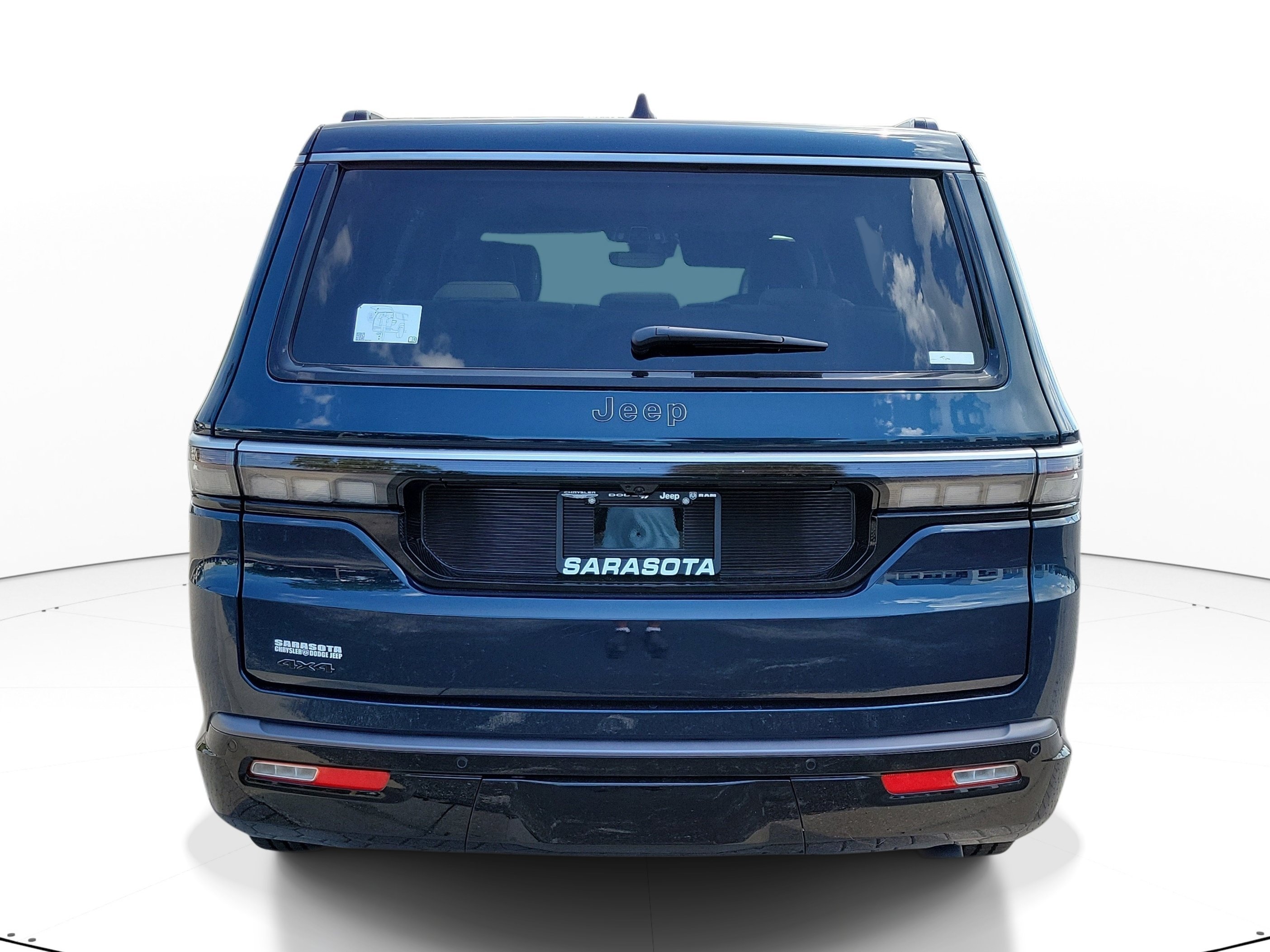 New 2026 Fathom Blue Pearl-Coat Exterior Paint (Late Availability) Jeep  image 5