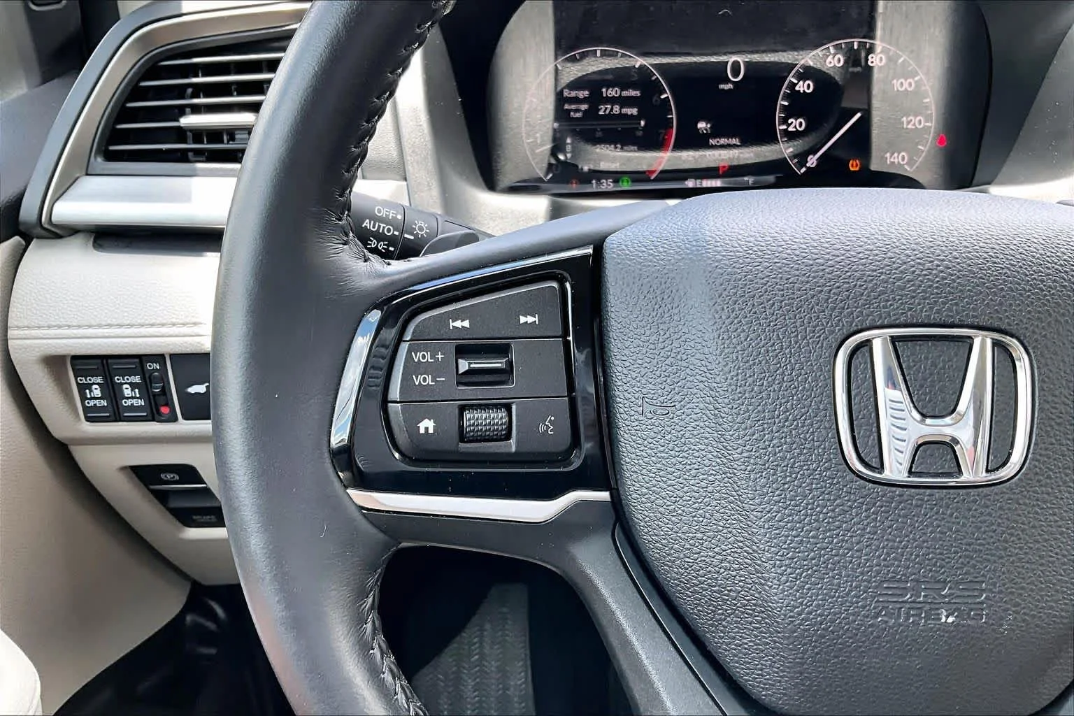 Certified Used 2025 Modern Steel Metallic Honda EX-L image 23
