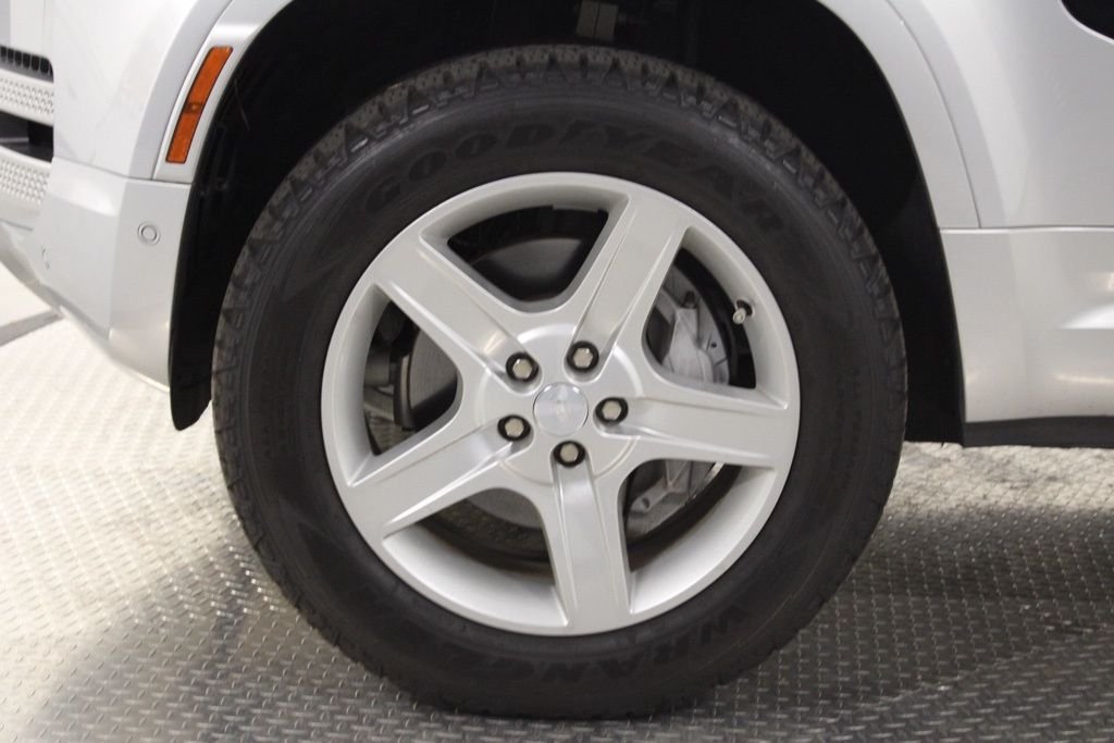 Used 2022  Land Rover XS Edition image 59