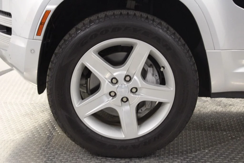 Used 2022 Silver Land Rover XS Edition image 59