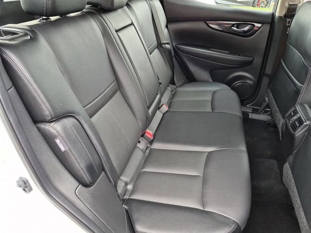 Certified Used 2022 White Nissan SL image 25