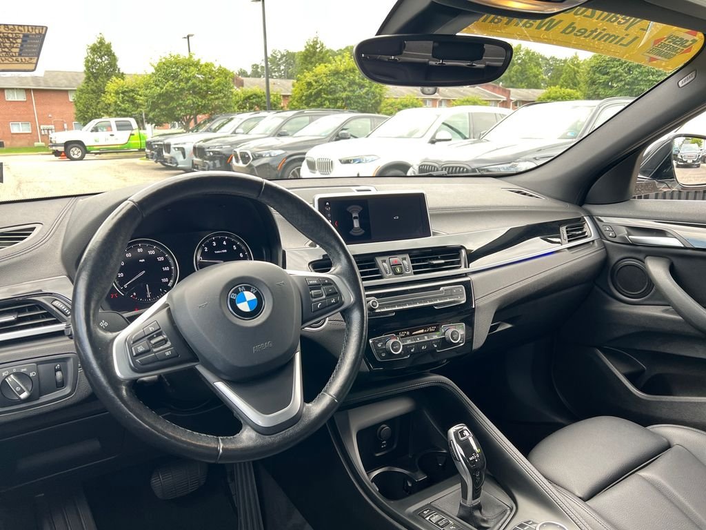 Used 2022 White BMW sDrive28i image 27