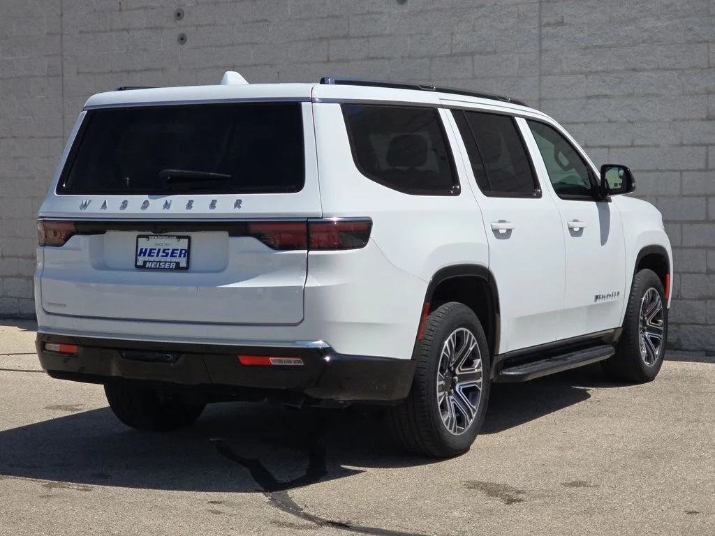 Used 2023 White Jeep Base image 13